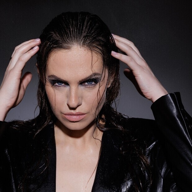 Modelljobb- High Fashion wet look 2026