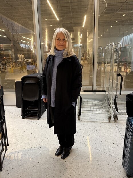 Statist i reklamfilm  på tågstation