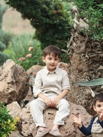 Noah Noah