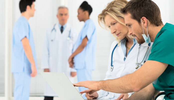  OPTIKER: Mann 30-55 r. Honorar: 25.000,-  skes til reklamefilm - haster!