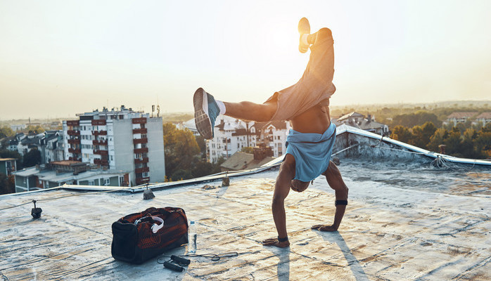  Personer med erfarenhet av parkour, stunt, akrobatik dyl till reklamfilm fr trningsplattform