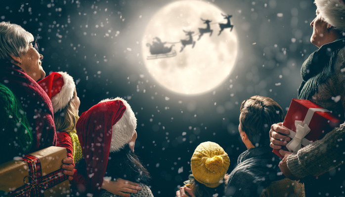  Vi sker aktr ca 20-40 r til  spille programleder for adventskalender