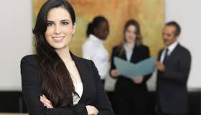 Kvinna ca 30-35 år företagsfilm