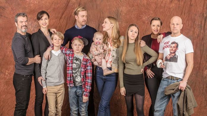 Roll med replik till Bonusfamiljen. Tjej 17-20 r