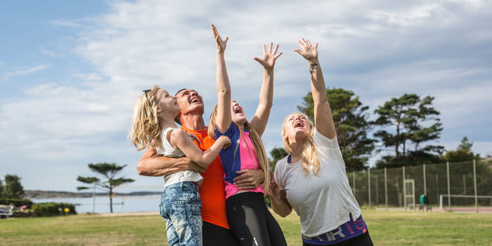 Snabbt svar - Barn - familj -  reklamfoto