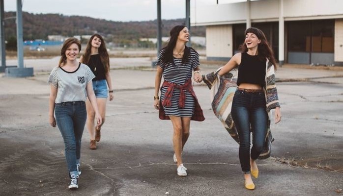 Tjejer och killar 13-15 r till reklamfilm fr ett stort kldfretag!