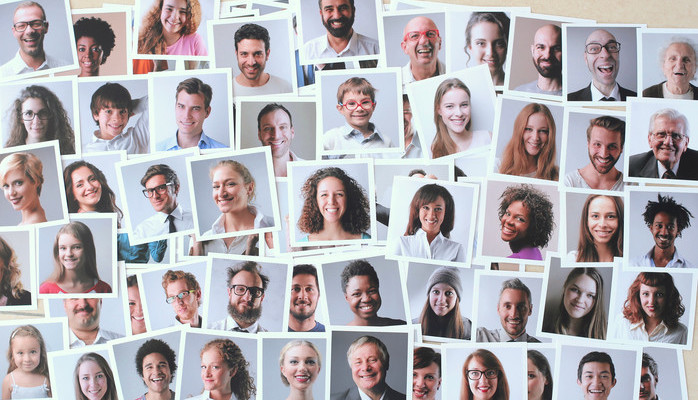 Modeller till reklamfotografering fr Moderna Frskringar.