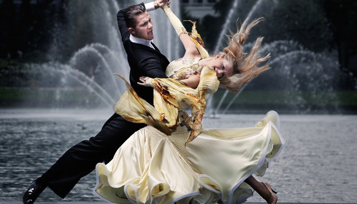 Dansere til Skal vi danse scene - Helt Perfekt sesong 12