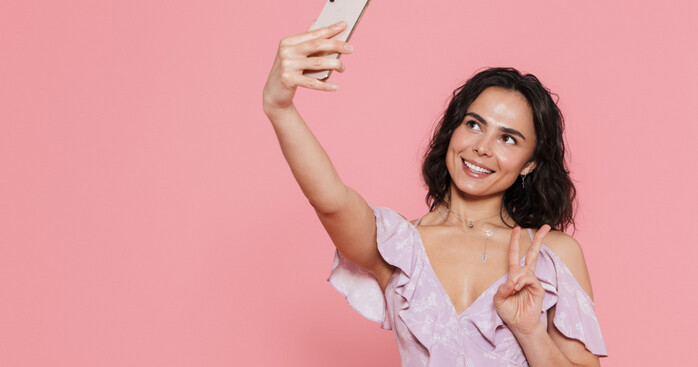 Delta i annonsevideo for Smartkjkken