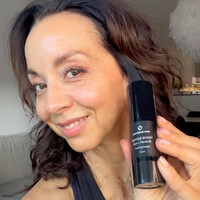 Kvinna 45-70 sökes: filma genuina hudvårdsvideos hemma