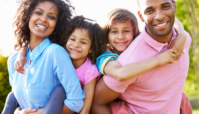 Familie p 4 (foreldre i 40-ra med barn 5+7 r) skes til stillsopptak 28.sept