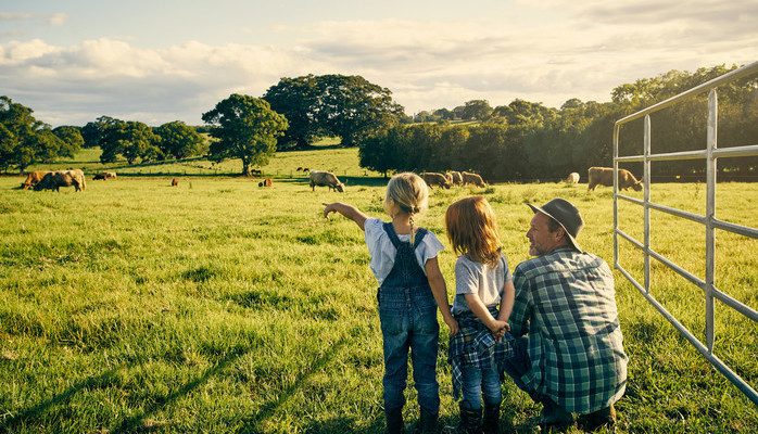 Folk skes till reklamkampanj fr mejeriproducent!