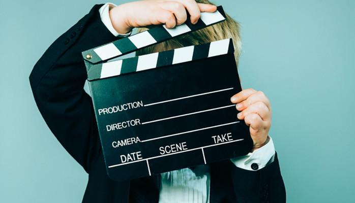 Jenter 3-5 r med rdt hr skes til reklamefilmopptak 