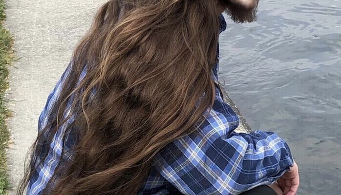 Söker man, var som helst i sverige, med oerhört långt hår