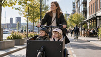 Kvinne med kassesykkel til TV-serie i Oslo