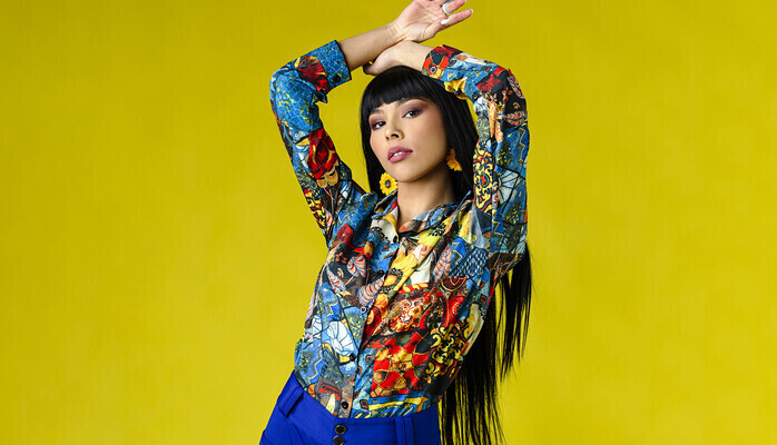 Kvinne rundt 40 r til pningsfilm for konferanse