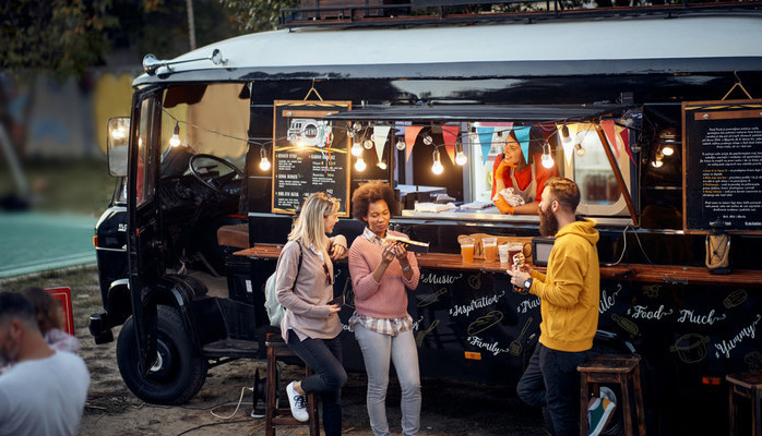 Kvinnor och mn 25-65 r skes till fotografering 