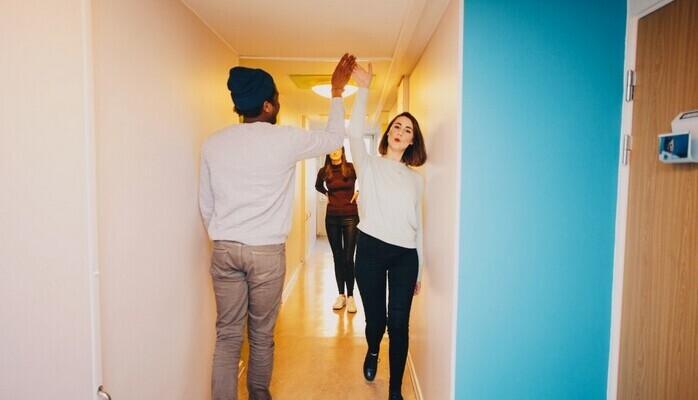 Hall och vardagsrum sker fr enklare filminspelning