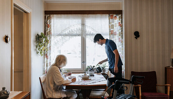 Location - Ljus lägenhet med äldre inredning/stil sökes för fotografering, maj, sthlm