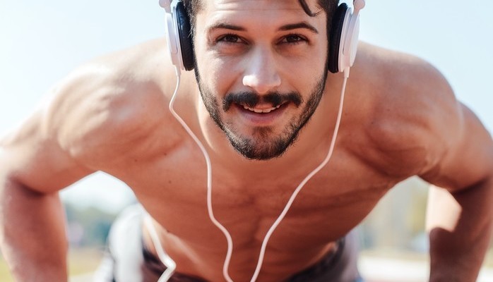 Manlig bodybuilder med tvlingsvana till kortfilm