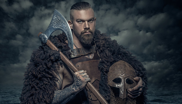 Manlig viking skes fr kampanjfilm i Sociala Medier