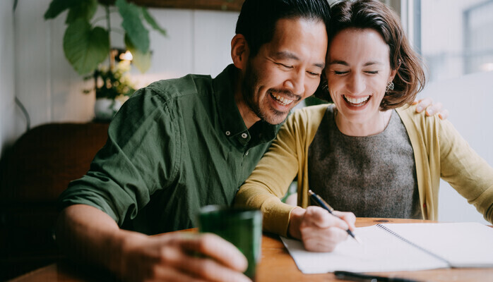 Mann og kvinne 35-60 r  - Vi sker en mann og en kvinne i alderen 35 - 60 r til reklamefilmopptak