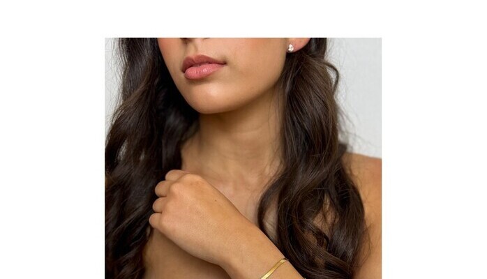 Makeup & Hr modeller skes till brllopsfotografering 