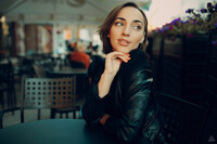 Modell i Stockholm fr lifestyle-bilder med handvskor 