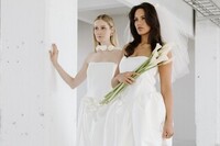 Modeller skes till modefotografering fr brudsklnningar
