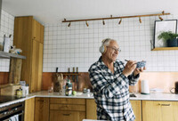 Modeller runt 70 år sökes till fotografering med bildbyrå - tema 