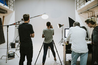 Modell til studioshoot for norsk friluftsmerke