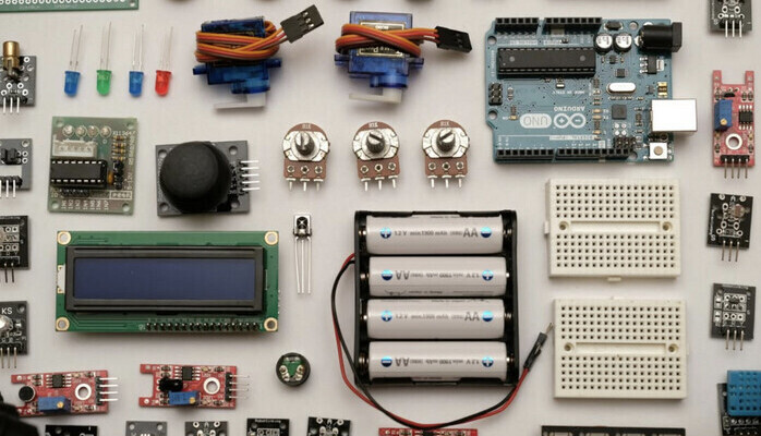 Flera roller i reklamkampanj för elektronik