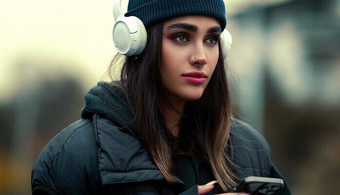 Programledare (kvinnlig) till internationell serie om mänsklig psykologi och digital teknik! Programledare (kvinnlig) till internationell serie om mänsklig psykologi och digital teknik!