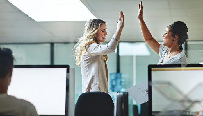 Sker KVINNER OG menn i alle aldre til reklamesnutt i nrheten av oslo