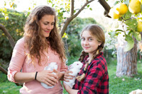 Datter - Uredd og utadvendt jente søkes til rollen som datter i gøyal reklamefilm for bank