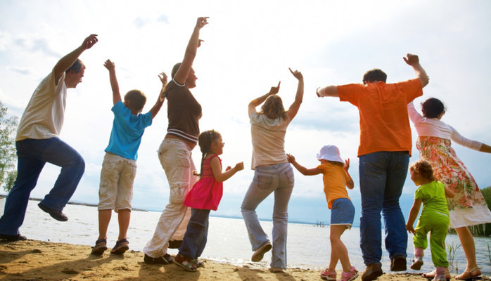 Olden - Men and women ages 20-70 + kids 7-15ish needed for British TV-commercial