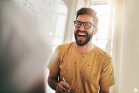 GEIR 38-45 år skuespiller med naturlig funny bones og improv-ferdigheter