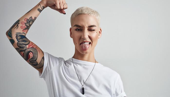 Starka karaktärer till en fotografering 30 mars