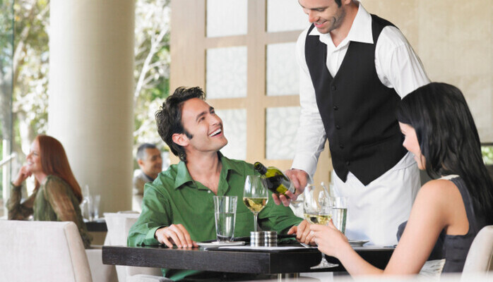 Statist Holmen Fjordhotell - Hotell- og restaurantgjester i alderen 25-75 skes til Netflix-serie