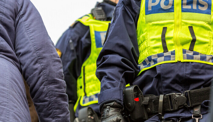 Statist som polis till långfilm i Göteborg  Sök nu