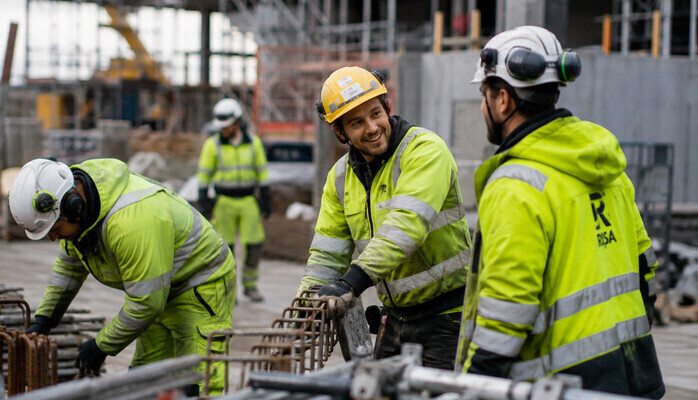 Arbeidere 20-50 år på en byggeplass i morgen!