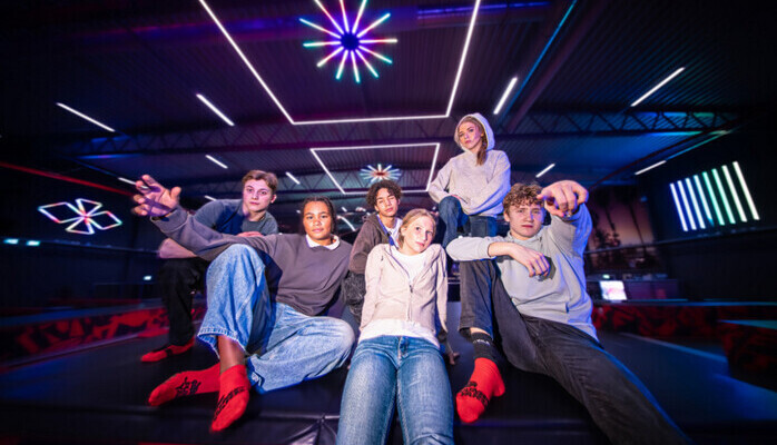 Barn/unga vuxna till reklaminspelning för JumpYard