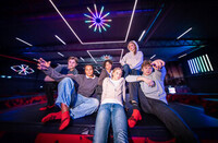 Barn/unga vuxna till reklaminspelning för JumpYard