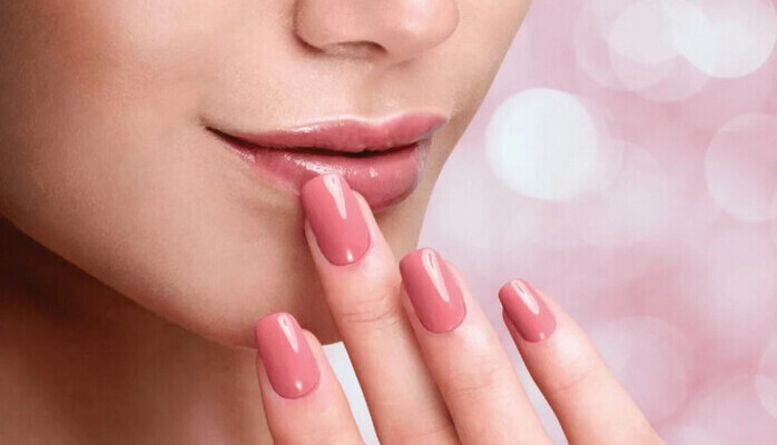 Var statist och få fina naglar på köpet!