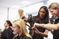 Giftbag + free haircolor; Female models 18-50 years needed for color & styling in Solna
