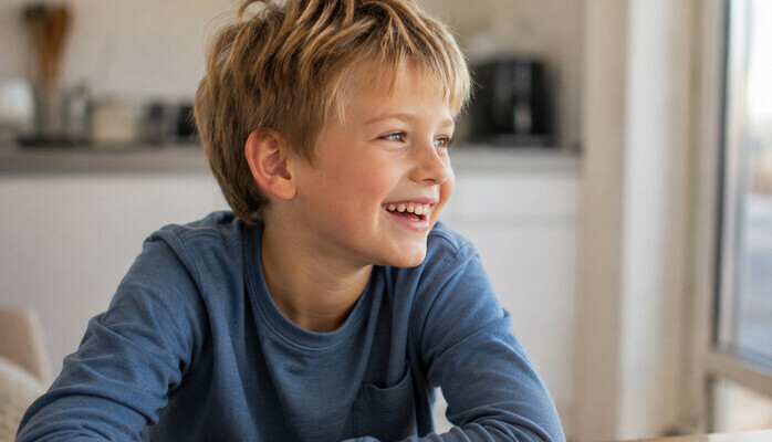 Gutt (5–12 år) — lyst/blondt eller lysebrunt hår