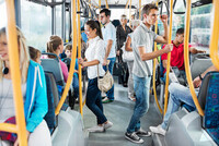 HASTER! Vi søker stor gruppe statister til å være passasjerer på en buss til reklamefilm HASTER! Vi søker stor gruppe statister til å være passasjerer på en buss til reklamefilm