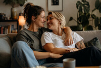 Lesbisk par eller to venninner til ny humorserie