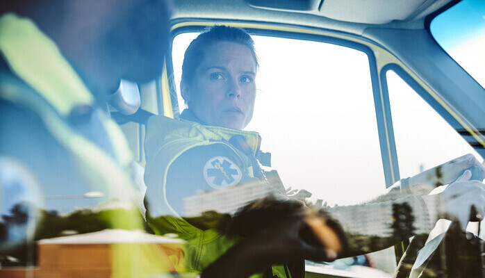 Manliga Uniformerade Poliser skes till drama-thriller