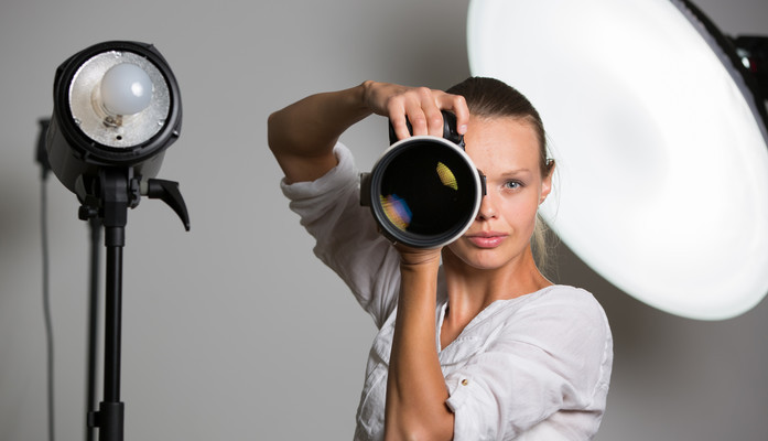 Modell 45+ skes till fotografering fr hrselmottagning